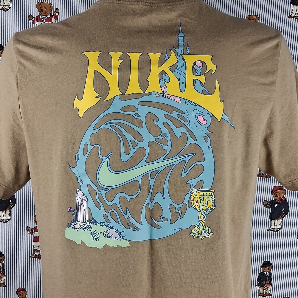 Nike Wizard Fantasy Big Back Graphic Lrg Tan & Blue Casual T-shirt - Picture 3 of 7